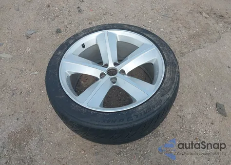 2010 Dodge Challenger Srt8 z USA, uszkodzony, nr VIN 2B3CJ7DW1AH111401